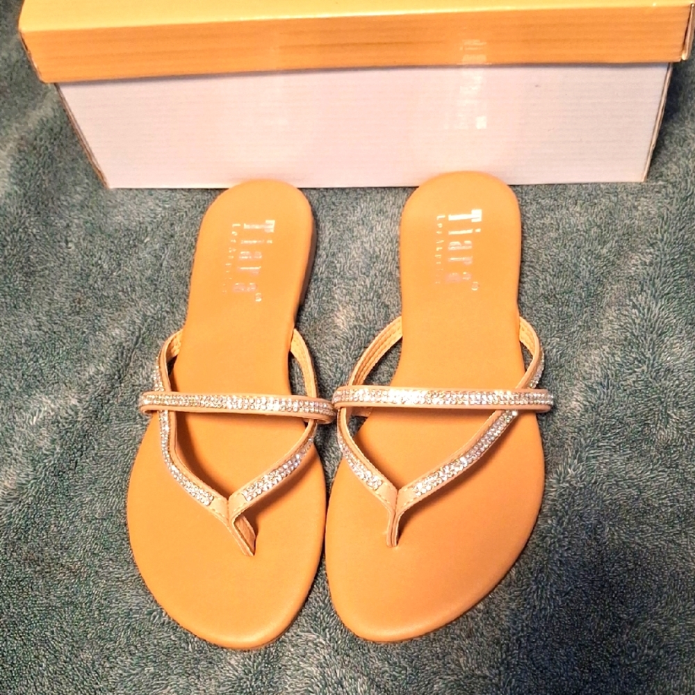 Gold Minimalist Sandals with Thong Strap